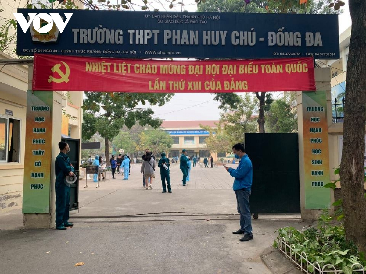 Tham quan đúng vùng dịch, 601 HS Trường THPT Phan Huy Chú Hà Nội phải test nhanh Covid-19